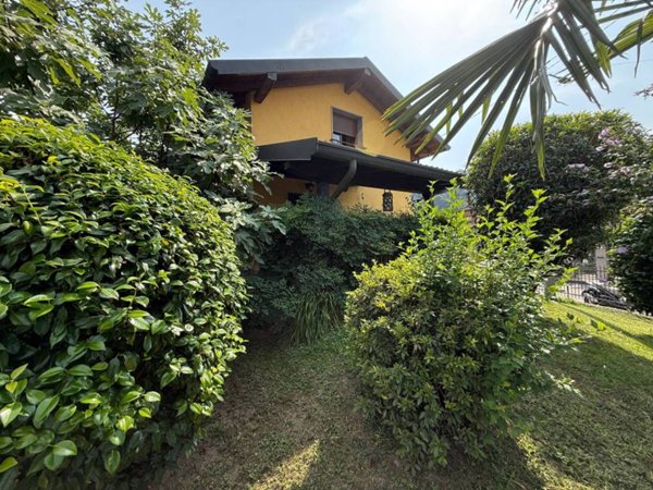 casa indipendente in vendita a Germignaga