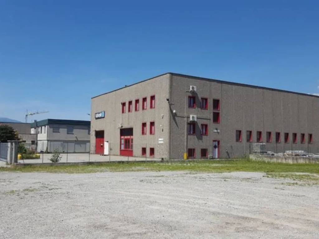 locale commerciale in vendita a Germignaga
