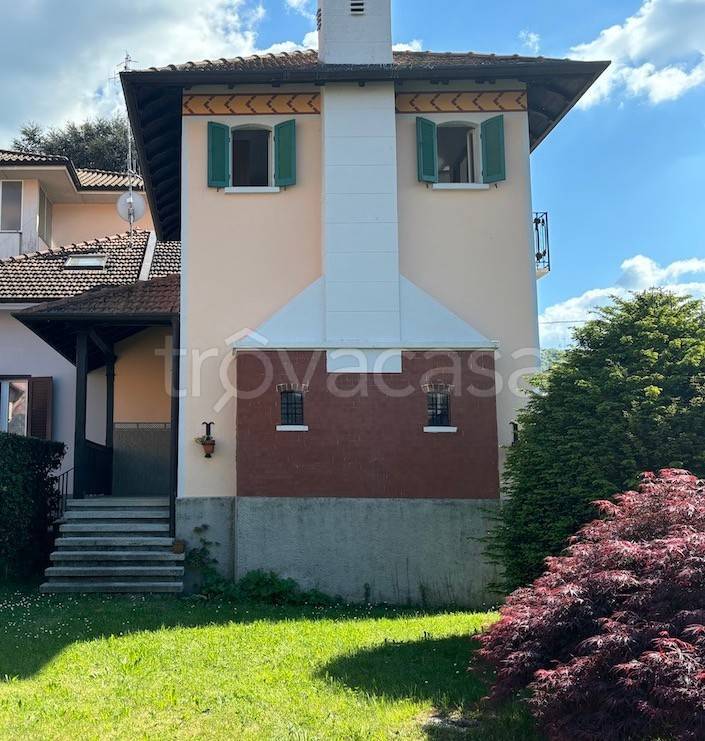 casa indipendente in vendita a Germignaga