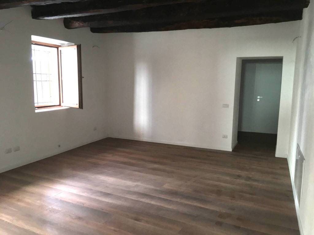 appartamento in vendita a Golasecca
