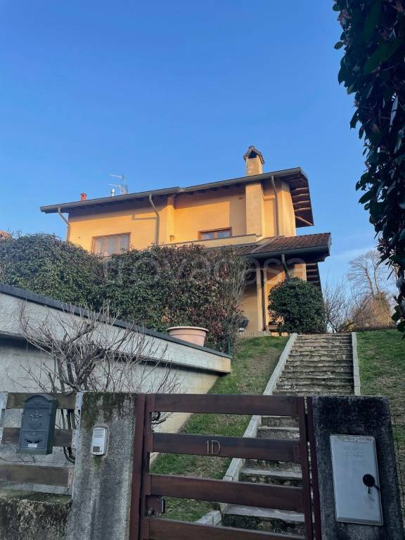 casa indipendente in vendita a Golasecca