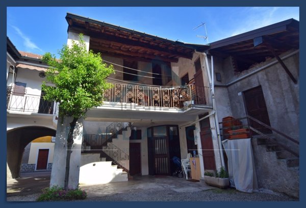 casa indipendente in vendita a Golasecca