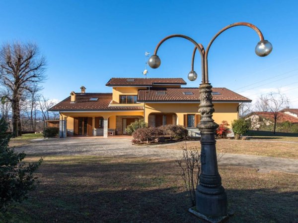 casa indipendente in vendita a Golasecca