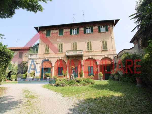 appartamento in vendita a Golasecca