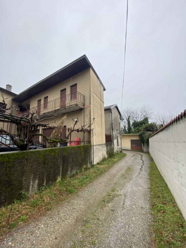 appartamento in vendita a Golasecca