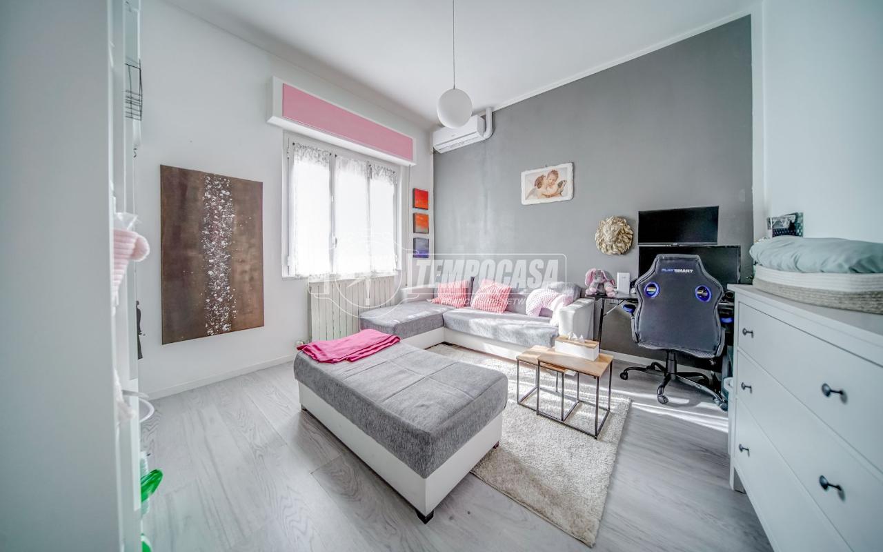 appartamento in vendita a Golasecca