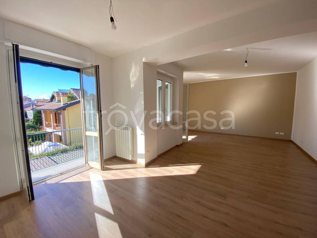 appartamento in vendita a Golasecca