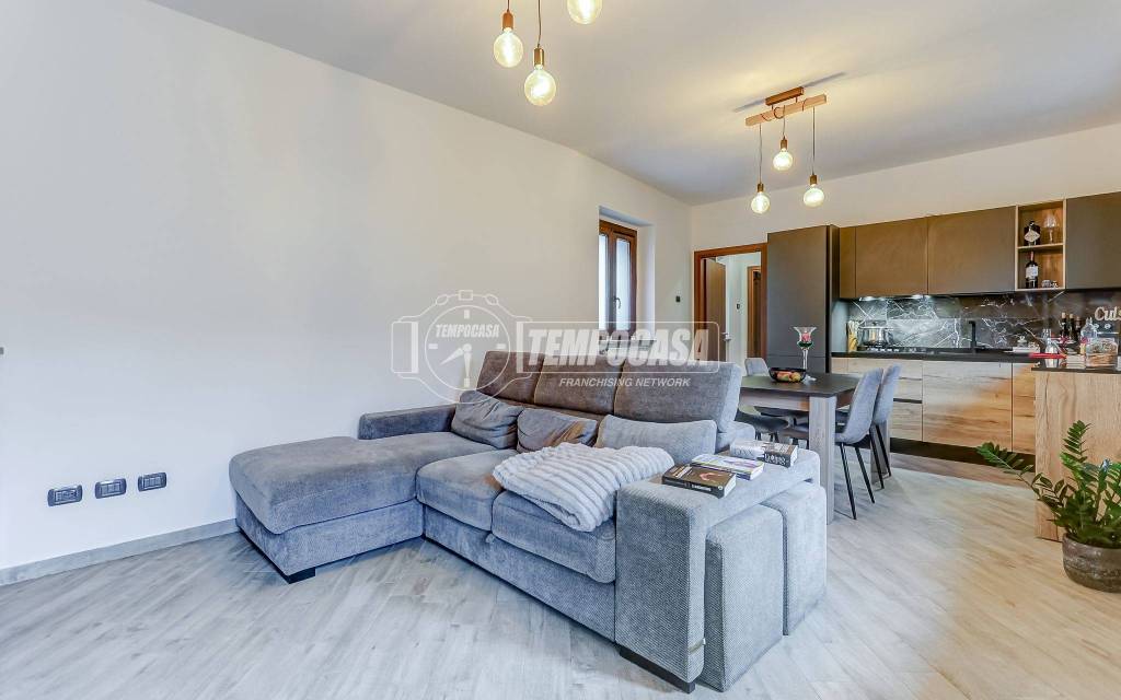 appartamento in vendita a Golasecca