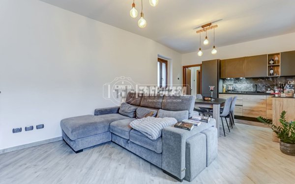 appartamento in vendita a Golasecca