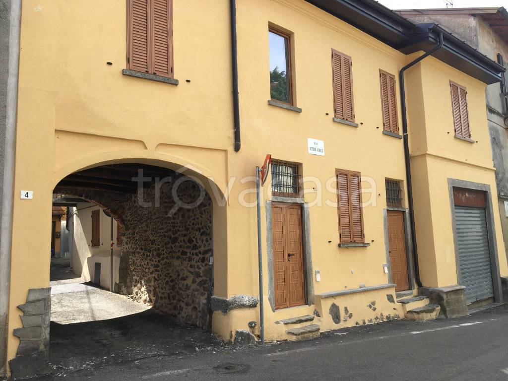 appartamento in vendita a Golasecca