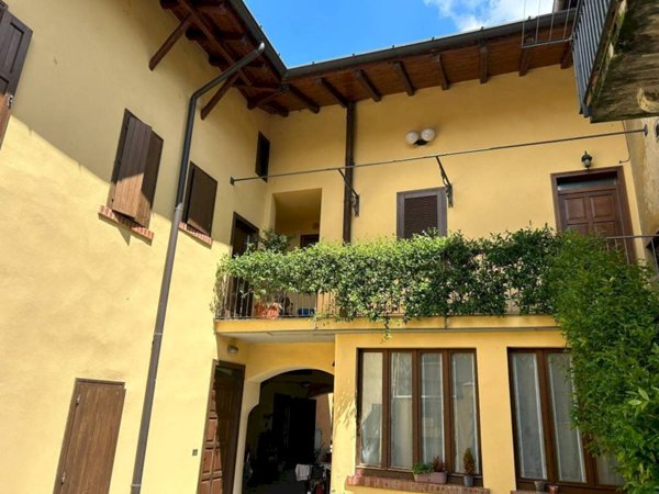 appartamento in vendita a Golasecca