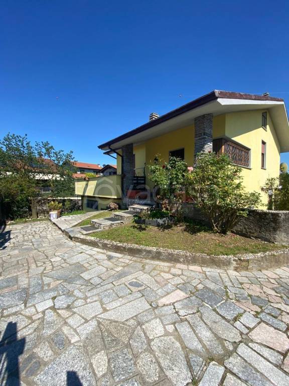 casa indipendente in vendita a Golasecca