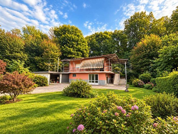 casa indipendente in vendita a Golasecca