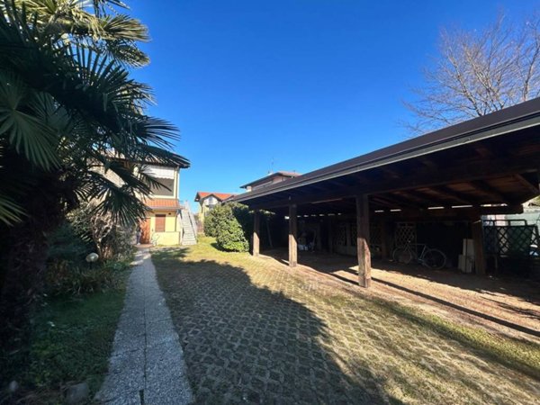 casa indipendente in vendita a Gorla Maggiore