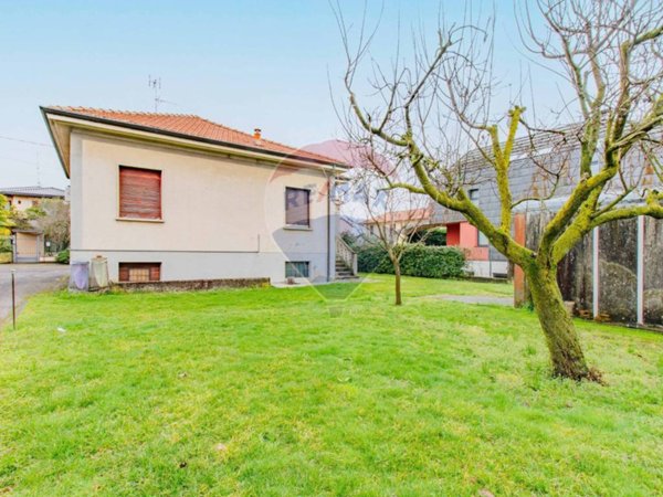 casa indipendente in vendita a Gorla Maggiore