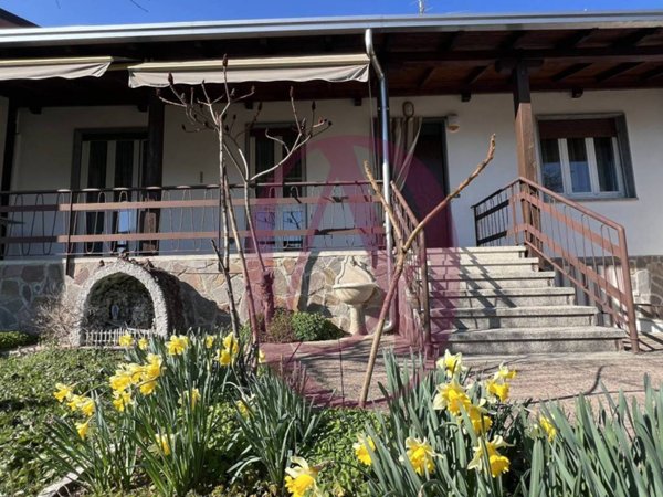 casa indipendente in vendita a Gorla Maggiore