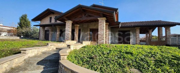 casa indipendente in vendita a Gorla Maggiore