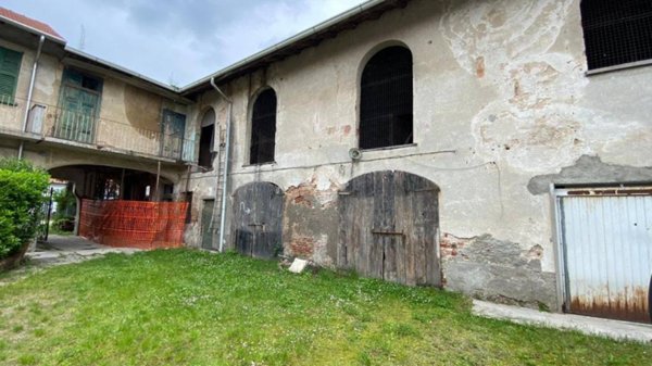 casale in vendita a Gorla Maggiore