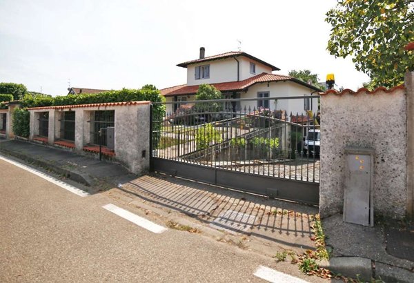 casa indipendente in vendita a Gorla Maggiore