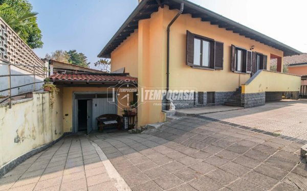 casa indipendente in vendita a Gorla Maggiore
