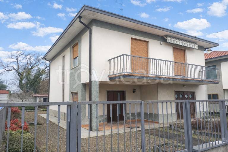 casa indipendente in vendita a Gorla Maggiore