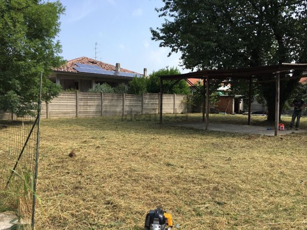 terreno edificabile in vendita a Gorla Maggiore