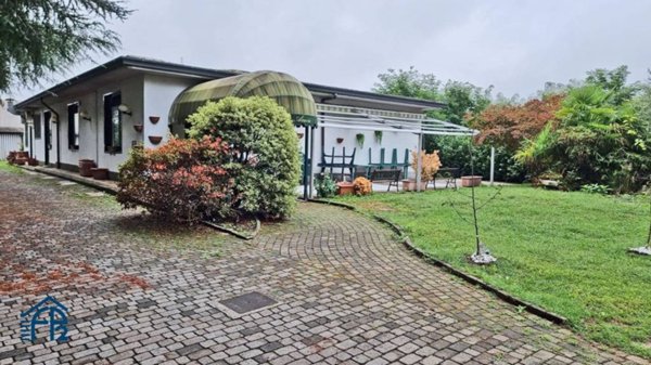 negozio in vendita a Gorla Maggiore