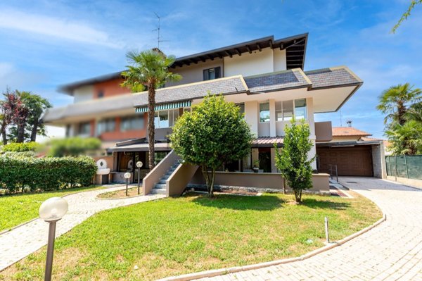 casa indipendente in vendita a Gorla Maggiore