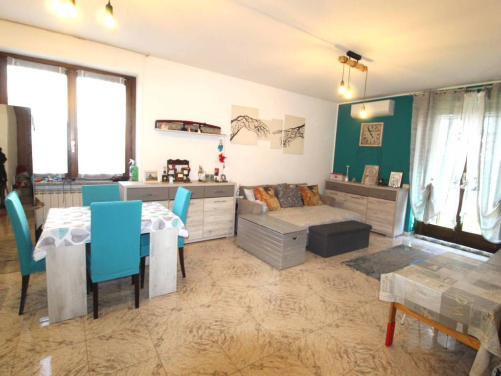 casa indipendente in vendita a Gorla Maggiore