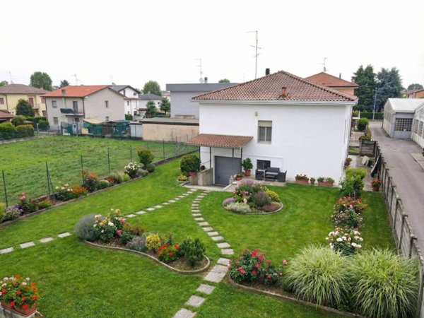 casa indipendente in vendita a Gorla Maggiore