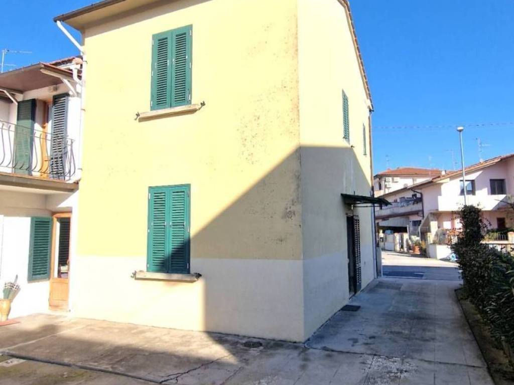 casa indipendente in vendita a Gorla Maggiore