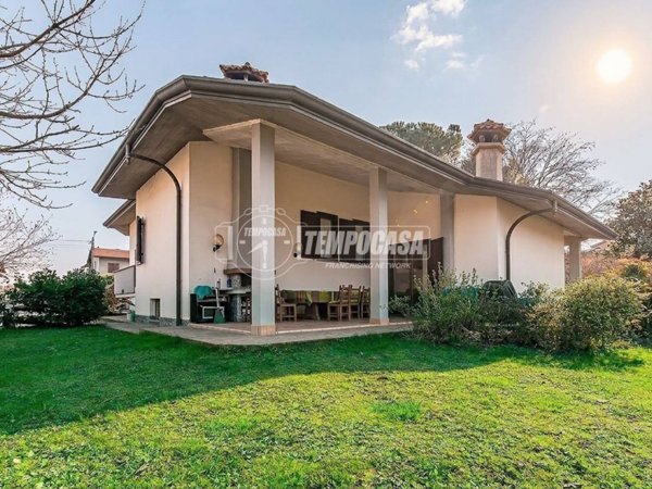 casa indipendente in vendita a Gorla Maggiore