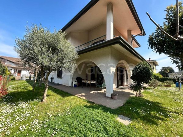 casa indipendente in vendita a Gorla Maggiore