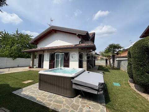casa indipendente in vendita a Gorla Maggiore