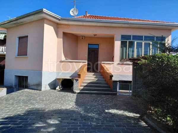 casa indipendente in vendita a Gorla Maggiore