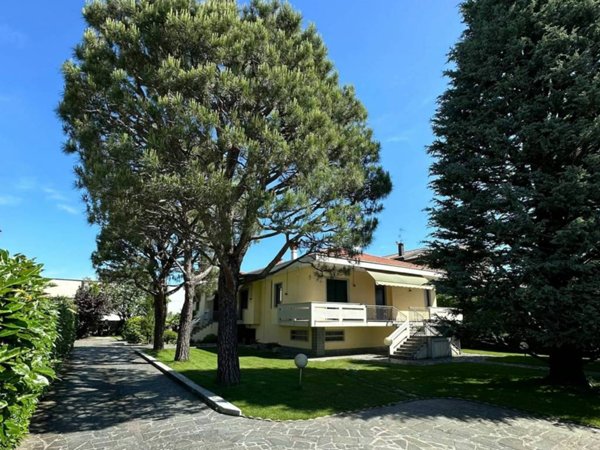 casa indipendente in vendita a Gorla Maggiore