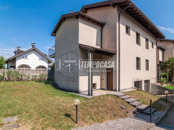 casa indipendente in vendita a Gorla Maggiore