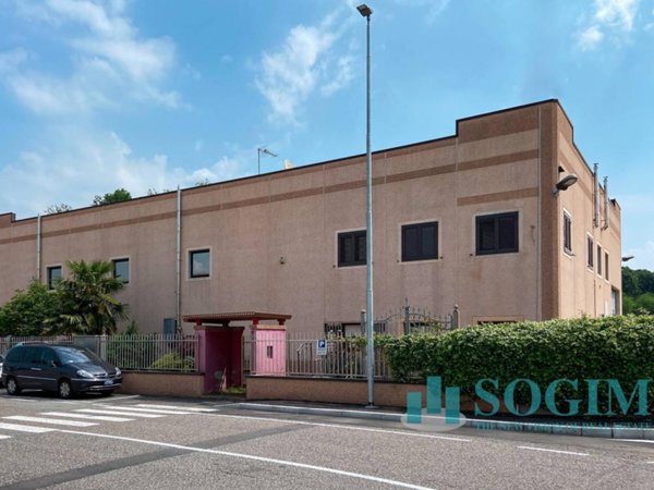 capannone in vendita a Gorla Maggiore