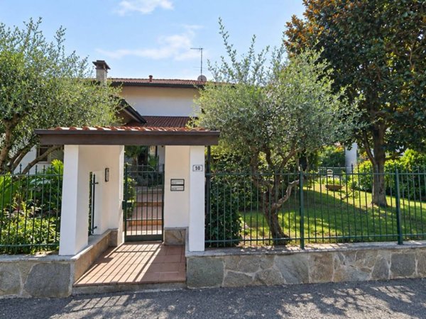 casa indipendente in vendita a Gorla Maggiore