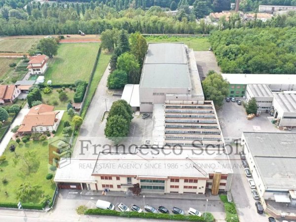 locale commerciale in vendita a Gorla Minore