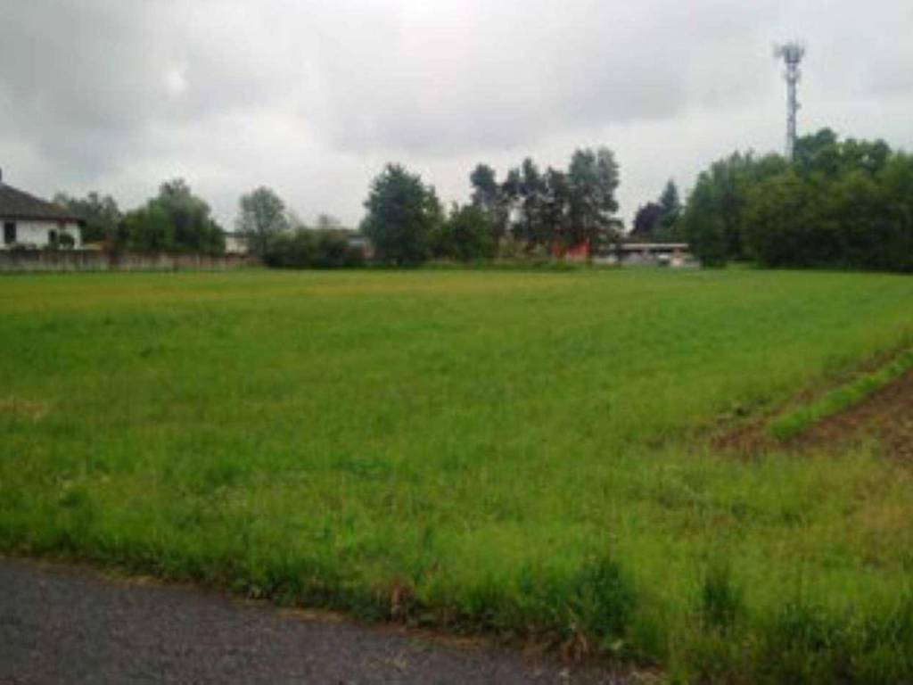 terreno edificabile in vendita a Gorla Minore