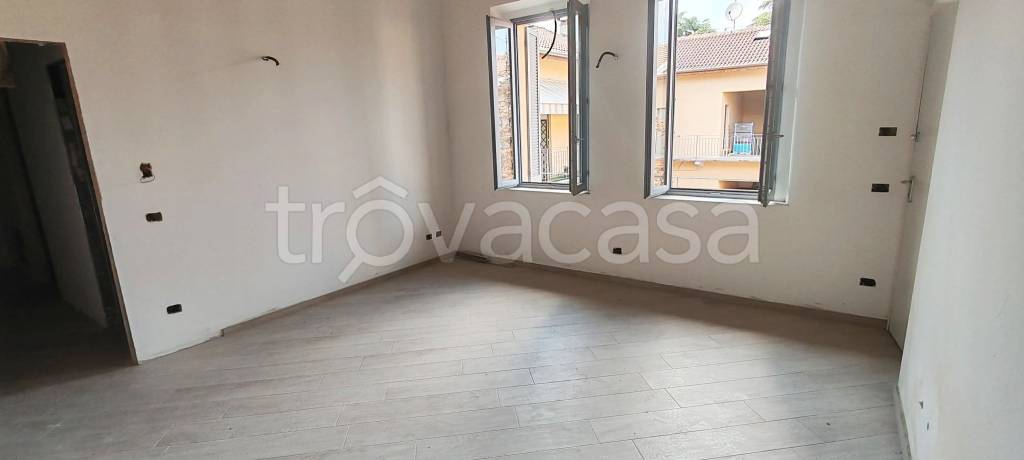 appartamento in vendita a Gorla Minore
