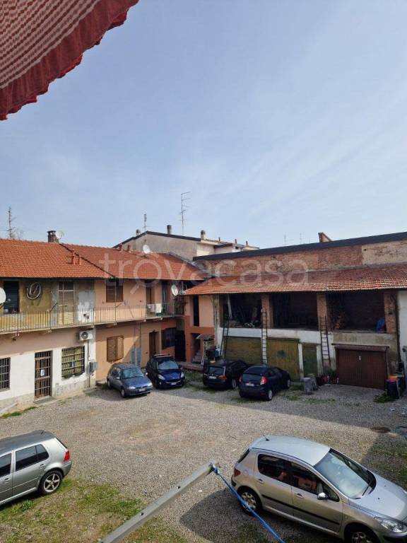 appartamento in vendita a Gorla Minore