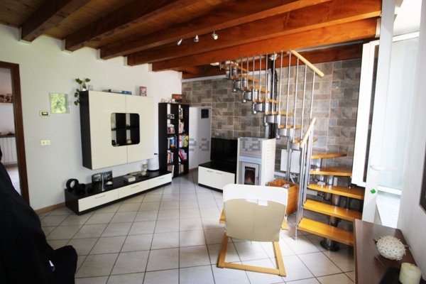 appartamento in vendita a Gorla Minore