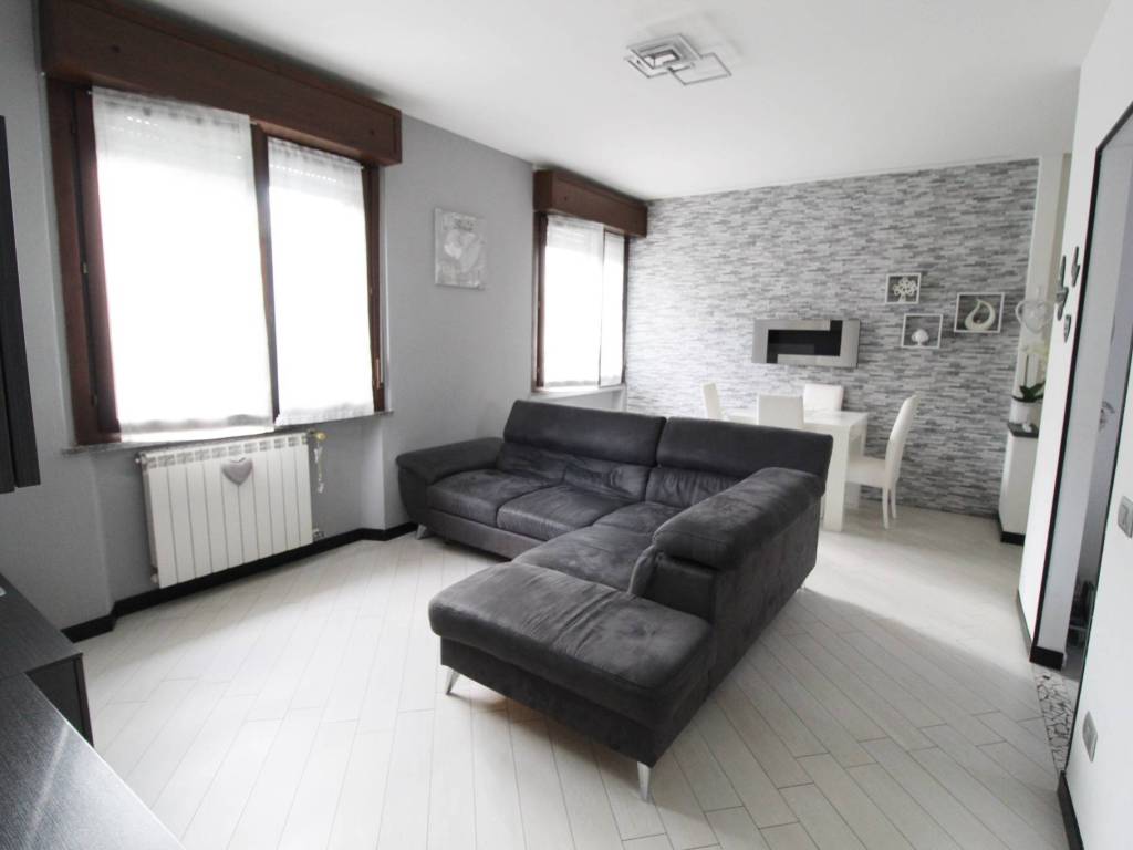 appartamento in vendita a Gorla Minore