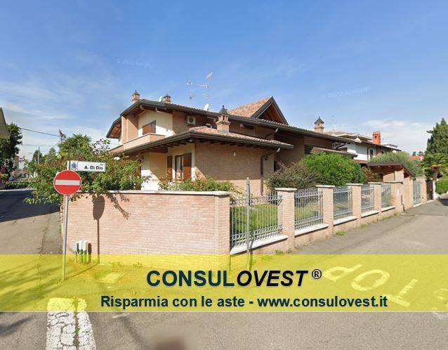 casa indipendente in vendita a Gorla Minore