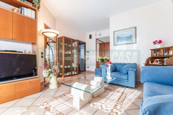 appartamento in vendita a Gorla Minore
