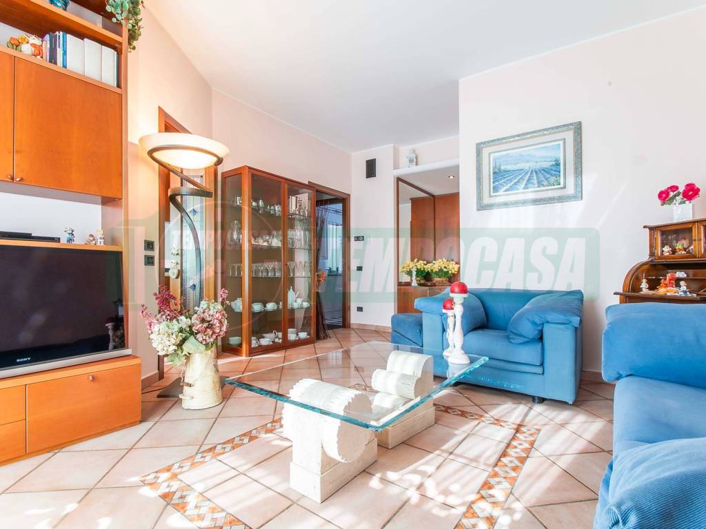 appartamento in vendita a Gorla Minore