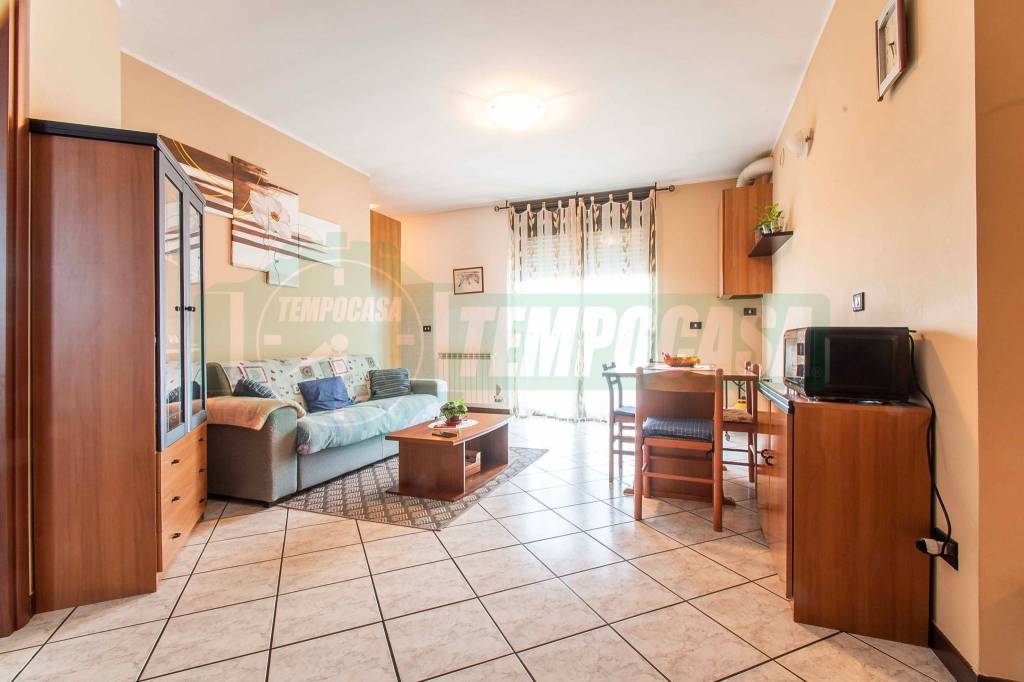 appartamento in vendita a Gorla Minore