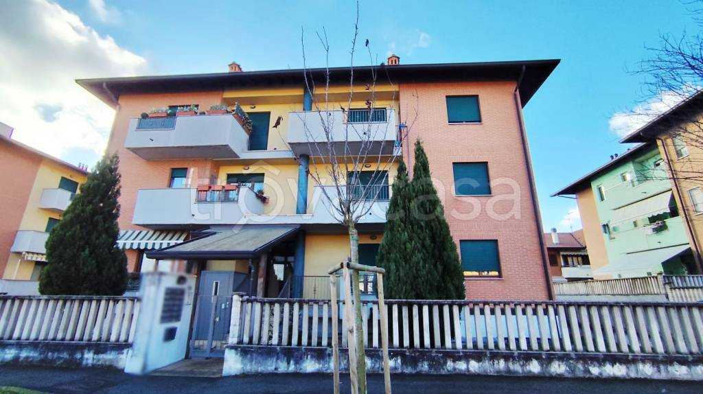 appartamento in vendita a Gorla Minore